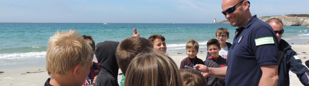 Atelier découverte sur le littoral breton - Crédit : Virginie Gervois / OFB