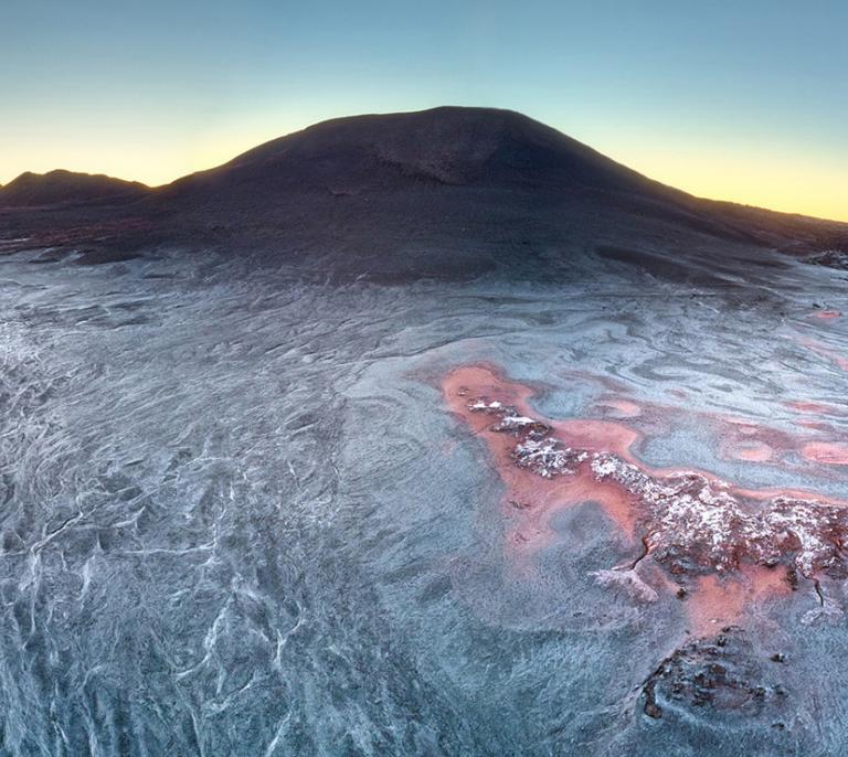 La plaine des Sables nappée de givre à l'île de La Réunion